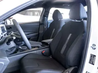 Hyundai ELANTRA 2025 SEL Sport 4dr Sedán