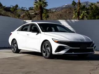 Hyundai ELANTRA 2025 SEL Sport 4dr Sedán