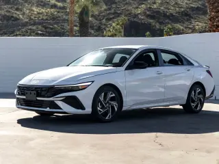 Hyundai ELANTRA 2025 SEL Sport 4dr Sedán