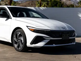 Hyundai ELANTRA 2025 SEL Sport 4dr Sedán