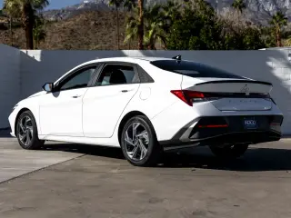 Hyundai ELANTRA 2025 SEL Sport 4dr Sedán
