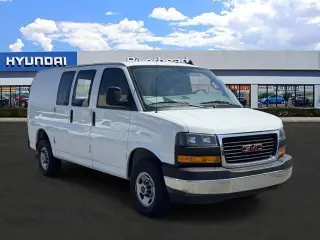 Furgón de carga GMC Savana 2024 2500 3 puertas