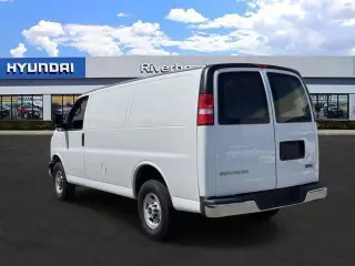 Furgón de carga GMC Savana 2024 2500 3 puertas