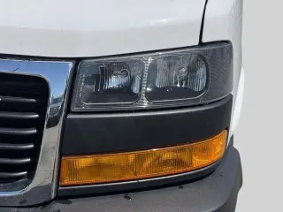 Furgón de carga GMC Savana 2024 2500 3 puertas