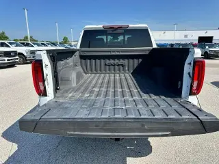 GMC Sierra 1500 2023 4x4 AT4 4dr Crew Cab 5.8 ft. SB