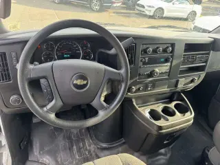 Chevrolet Express 2024 2500 furgón de carga de 3 puertas