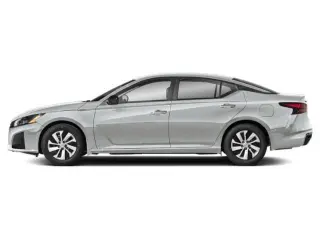 Nissan Altima 2024 2.5 S 4dr Sedán
