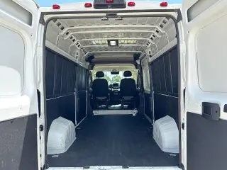 Ram ProMaster 2025 Tradesman 2500 159 WB 3dr High Roof Cargo Van sin asiento de pasajero