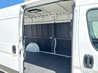 Ram ProMaster 2025 Tradesman 2500 159 WB 3dr High Roof Cargo Van sin asiento de pasajero