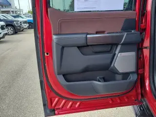 Ford F-150 2022 4x4 Lariat 4dr SuperCrew 5.5 ft. SB