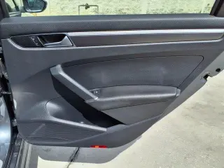 Volkswagen Passat 2016 1.8T R-Line 4dr Sedán