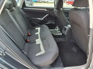 Volkswagen Passat 2016 1.8T R-Line 4dr Sedán