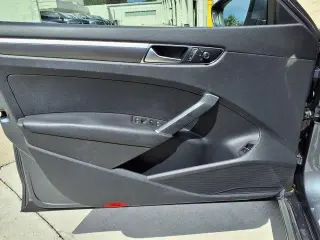 Volkswagen Passat 2016 1.8T R-Line 4dr Sedán