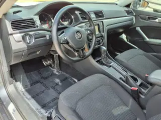 Volkswagen Passat 2016 1.8T R-Line 4dr Sedán