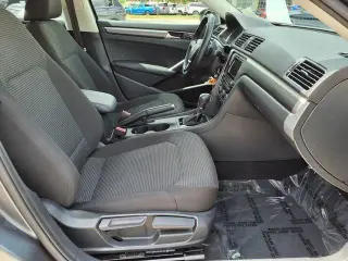 Volkswagen Passat 2016 1.8T R-Line 4dr Sedán