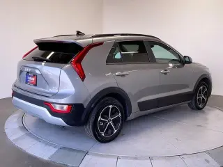 Kia Niro 2025 LX Crossover 4 puertas