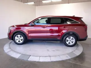 Kia Sorento 2025 LX SUV 4 puertas