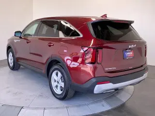 Kia Sorento 2025 LX SUV 4 puertas