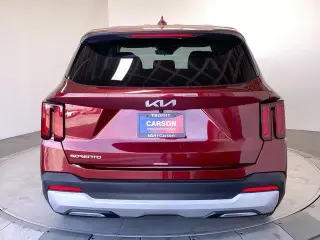 Kia Sorento 2025 LX SUV 4 puertas