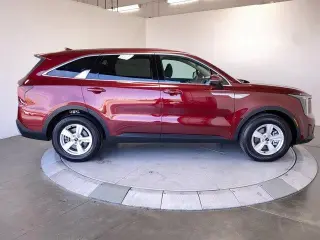 Kia Sorento 2025 LX SUV 4 puertas