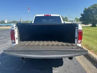 Ram 1500 2012 4x2 R/T Sport 2dr Cabina Regular 6.3 ft. Camioneta Pickup