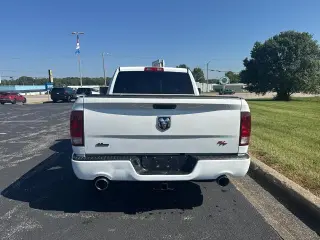 Ram 1500 2012 4x2 R/T Sport 2dr Cabina Regular 6.3 ft. Camioneta Pickup