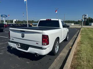 Ram 1500 2012 4x2 R/T Sport 2dr Cabina Regular 6.3 ft. Camioneta Pickup