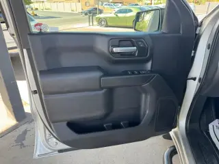 2022 Chevrolet Silverado 1500 4WD Crew Cab 147" Custom