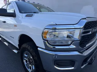 2022 RAM 2500 Tradesman 4x4 Crew Cab 8' Box