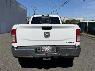 2022 RAM 2500 Tradesman 4x4 Crew Cab 8' Box