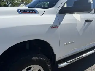 2022 RAM 2500 Tradesman 4x4 Crew Cab 8' Box