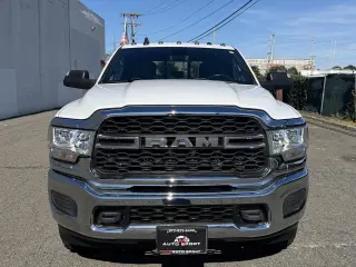 2022 RAM 2500 Tradesman 4x4 Crew Cab 8' Box