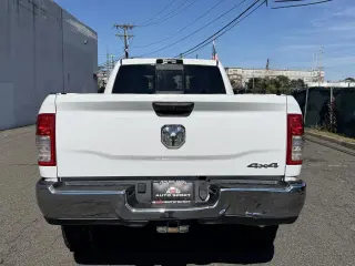 2022 RAM 2500 Tradesman 4x4 Crew Cab 8' Box