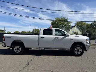 2022 RAM 2500 Tradesman 4x4 Crew Cab 8' Box
