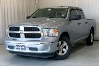 Ram 1500 Classic 2022 4x2 Tradesman 4dr Crew Cab 5.5 ft. SB Pickup