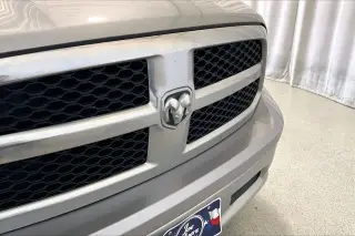 Ram 1500 Classic 2022 4x2 Tradesman 4dr Crew Cab 5.5 ft. SB Pickup