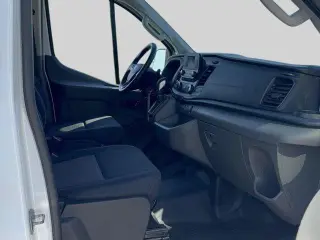 Ford Transit 2024 250 3dr SWB Techo Bajo Furgón de Carga