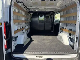 Ford Transit 2024 250 3dr SWB Techo Bajo Furgón de Carga