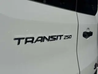 Ford Transit 2024 250 3dr SWB Techo Bajo Furgón de Carga