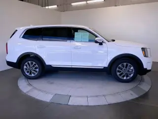 Kia Telluride 2025 LX 4dr SUV
