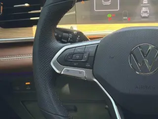 Volkswagen Tiguan 2025 AWD SEL R-Line 4Motion 4dr SUV