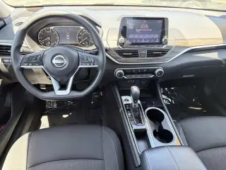Nissan Altima 2023 2.5 SV 4dr Sedán