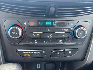 Ford Escape 2018 con tracción en las ruedas SE 4dr SUV