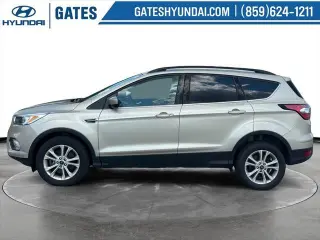 Ford Escape 2018 con tracción en las ruedas SE 4dr SUV