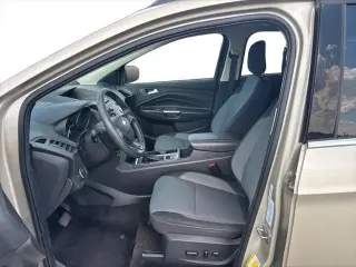 Ford Escape 2018 con tracción en las ruedas SE 4dr SUV