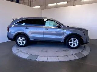 Sorento Kia 2024 LX 4dr SUV