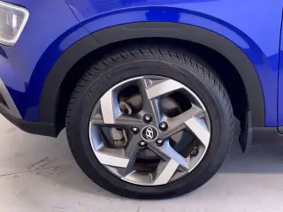 Vehículo Hyundai VENUE 2023 SEL 4dr Crossover