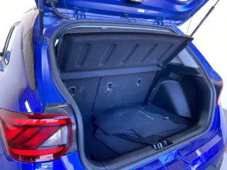 Vehículo Hyundai VENUE 2023 SEL 4dr Crossover