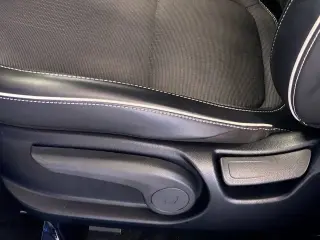 Vehículo Hyundai VENUE 2023 SEL 4dr Crossover