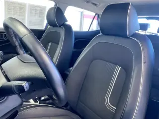 Vehículo Hyundai VENUE 2023 SEL 4dr Crossover